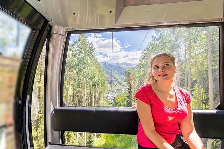 Fahrt mit der Gondelbahn, Sommerurlaub